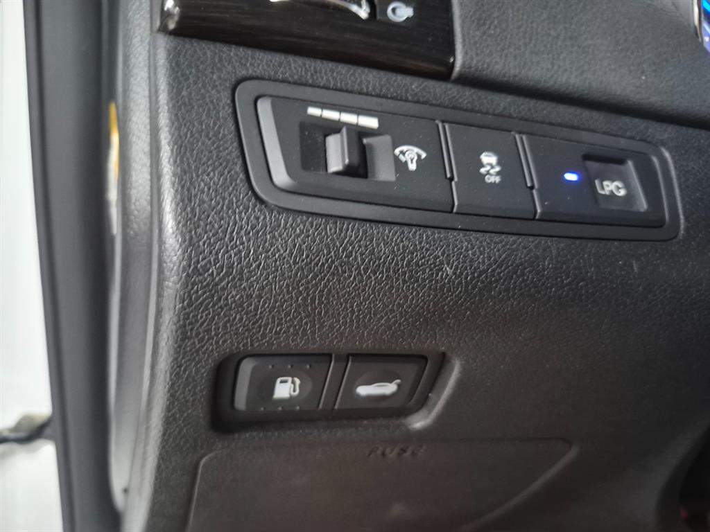 Hyundai Sonata — photo 17
