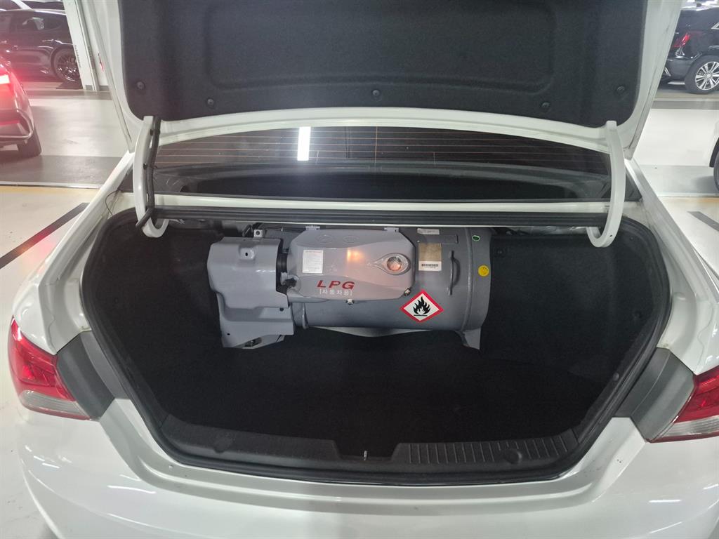 Hyundai Sonata — photo 18