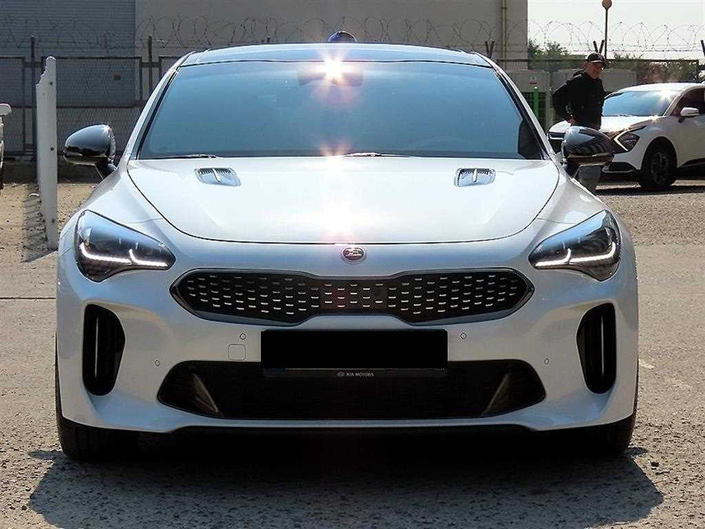 Kia Stinger — photo 01