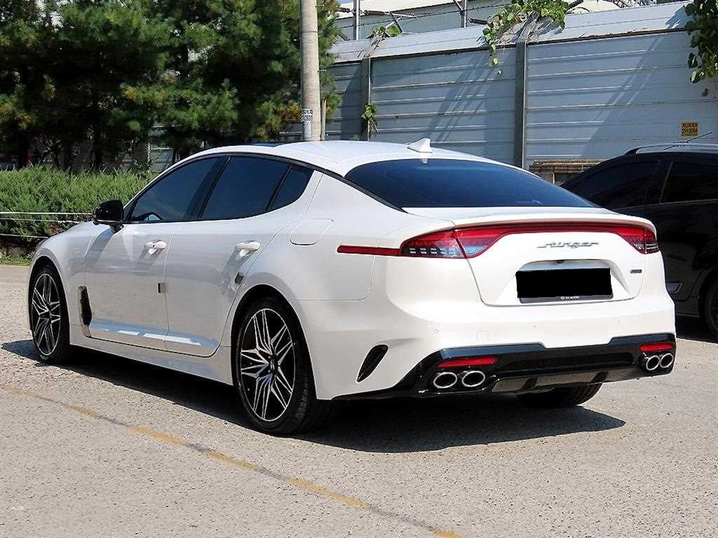 Kia Stinger — photo 03