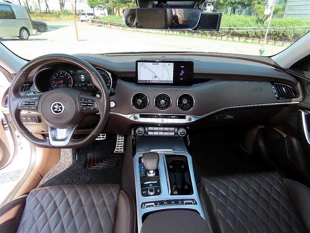 Kia Stinger — photo 07