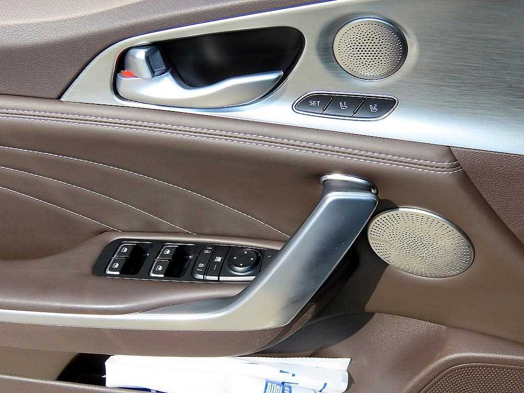 Kia Stinger — photo 12