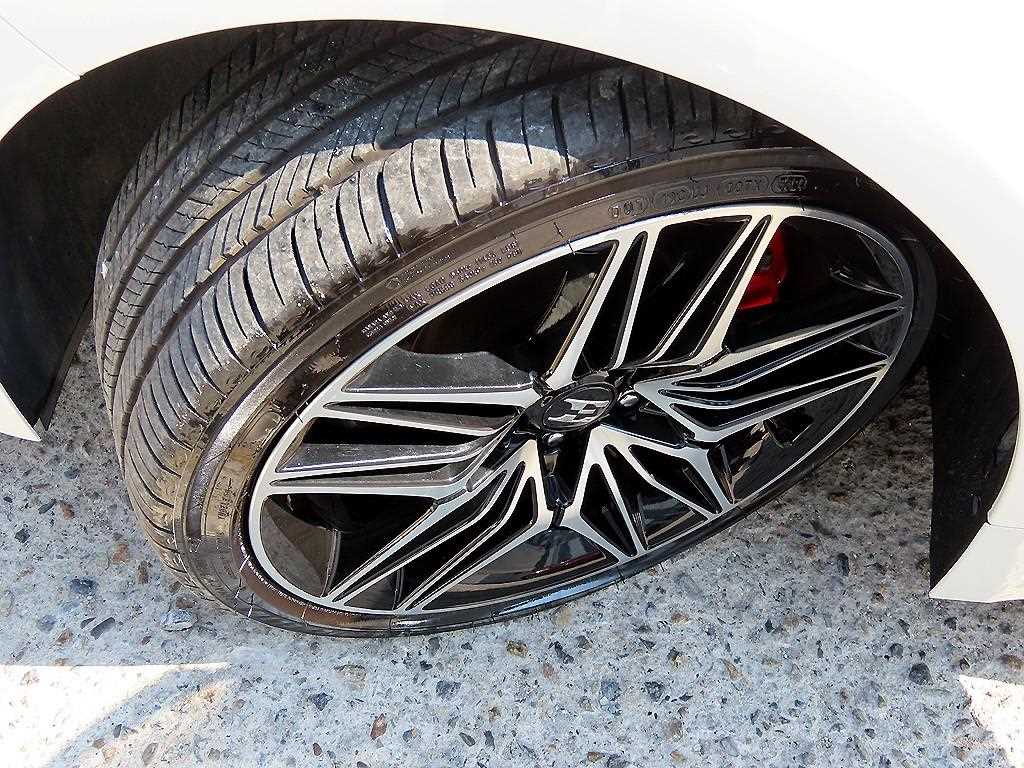 Kia Stinger — photo 20