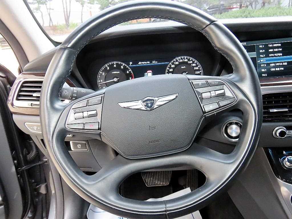 Genesis EQ900 — photo 08