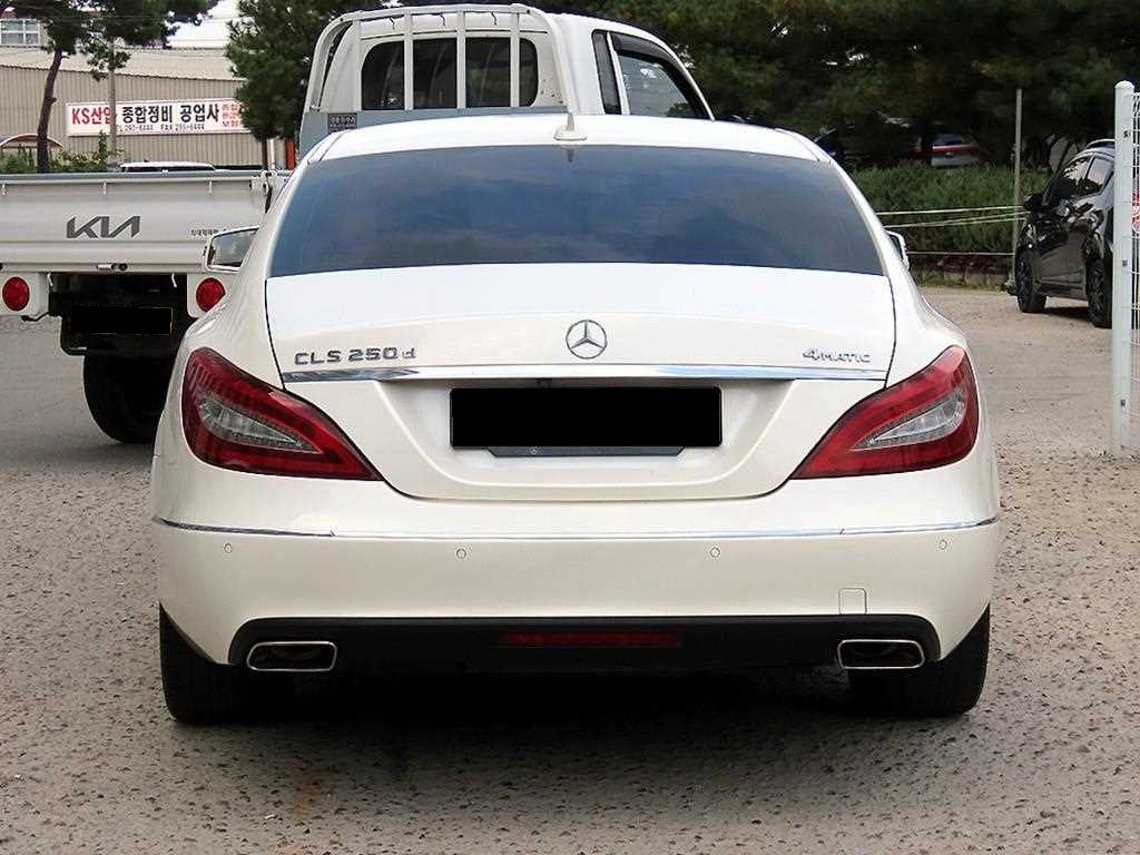 Mercedes-Benz CLS-Class — photo 04