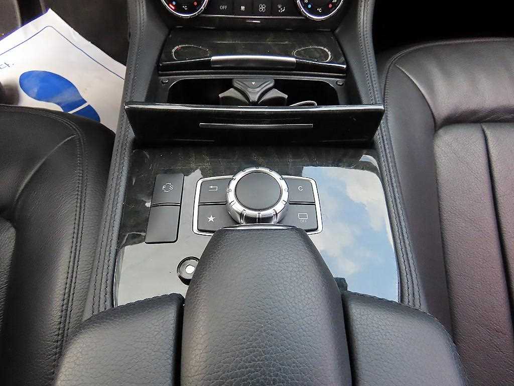 Mercedes-Benz CLS-Class — photo 13