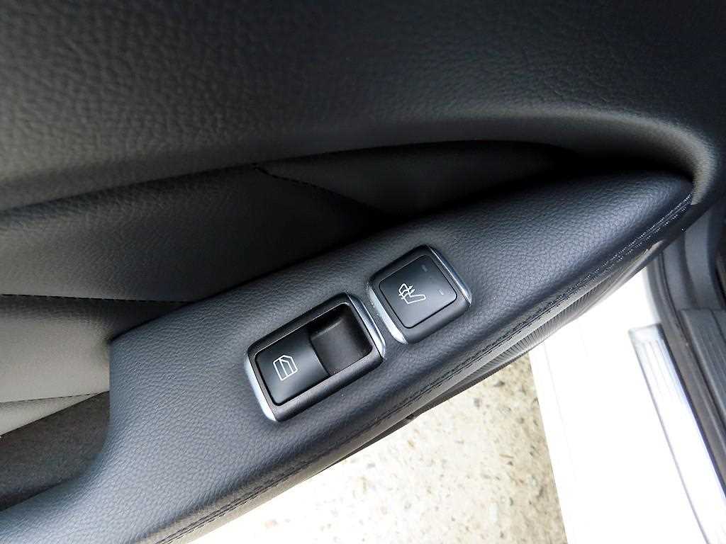 Mercedes-Benz CLS-Class — photo 15