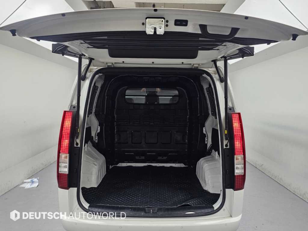 Hyundai Staria — photo 19