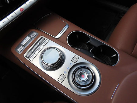 Genesis GV70 — photo 10