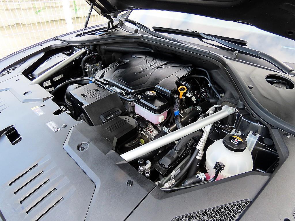 Genesis GV70 — photo 19