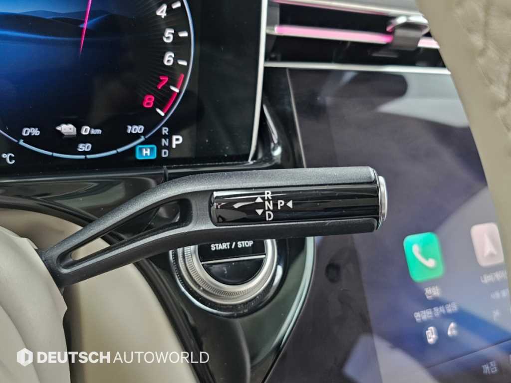 Mercedes-Benz E-Class — photo 09