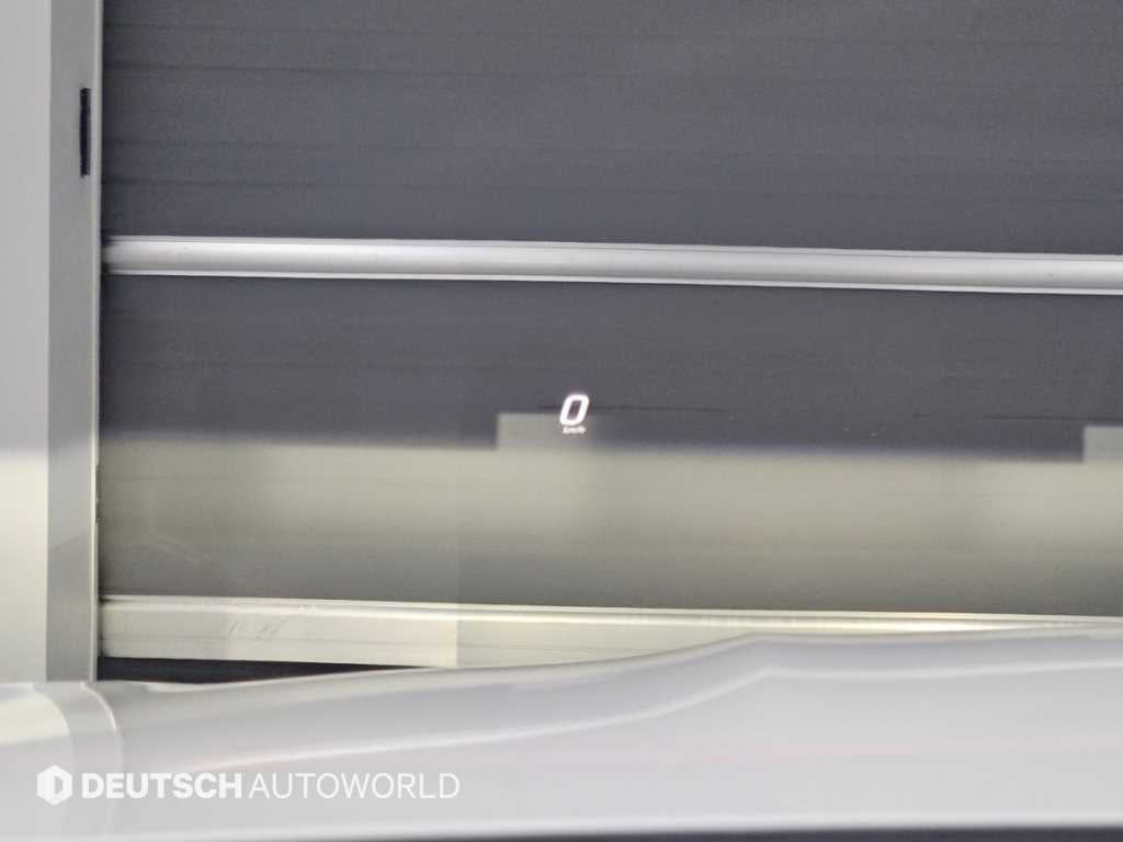 Mercedes-Benz E-Class — photo 17
