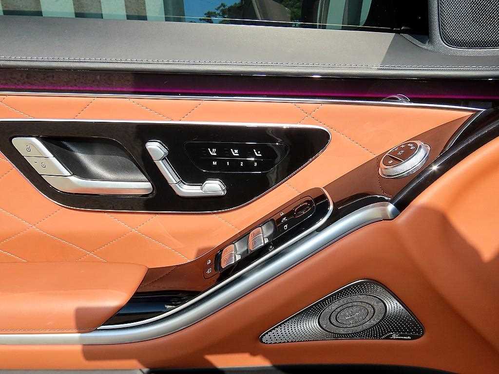 Mercedes-Benz S-Class — photo 12