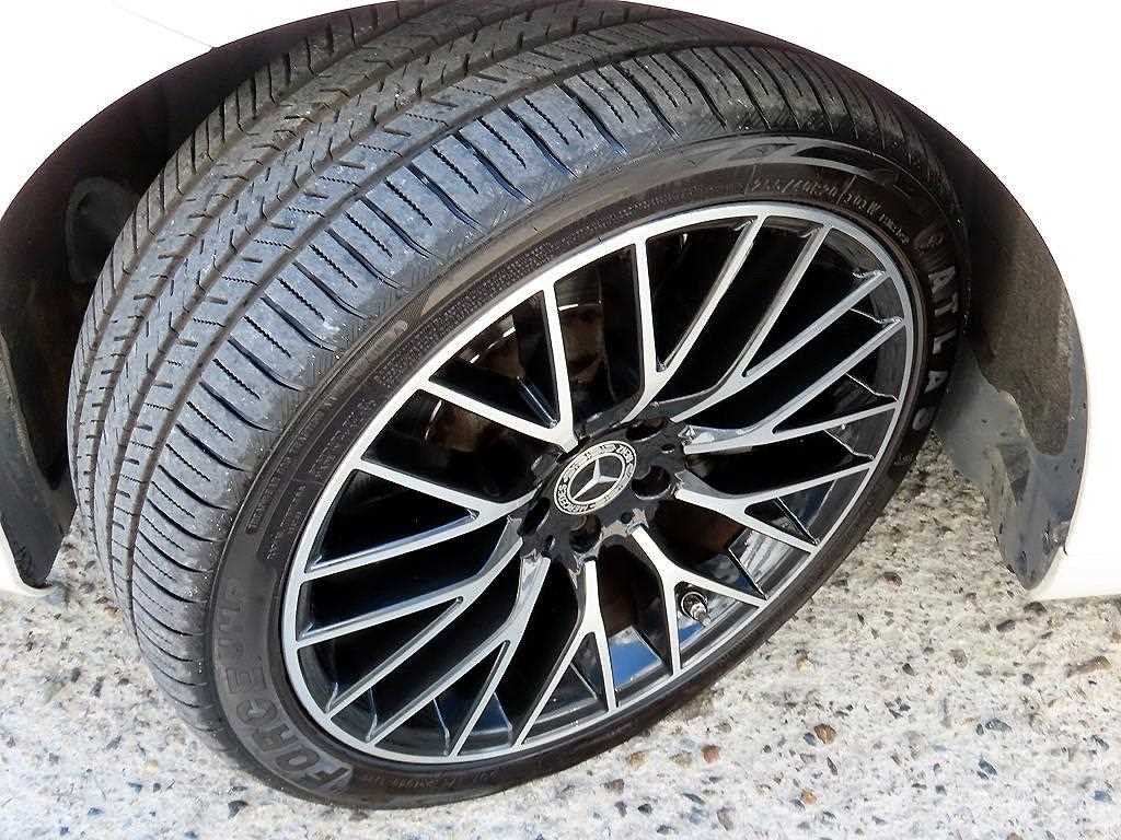 Mercedes-Benz S-Class — photo 20