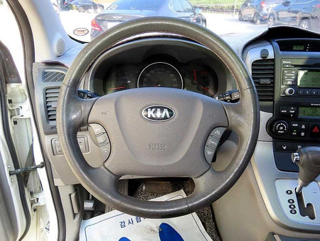 Kia Carnival — photo 09