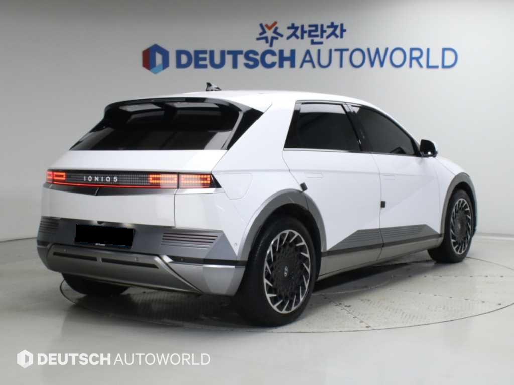 Hyundai Ioniq5 — photo 02