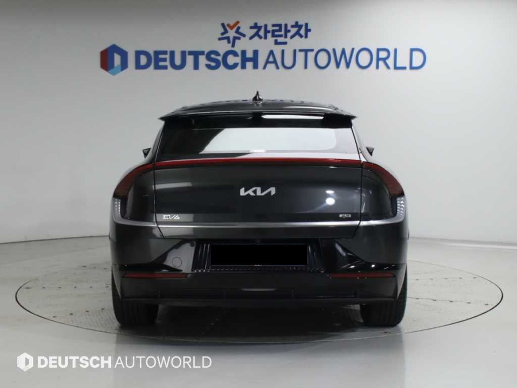 Kia EV6 — photo 04