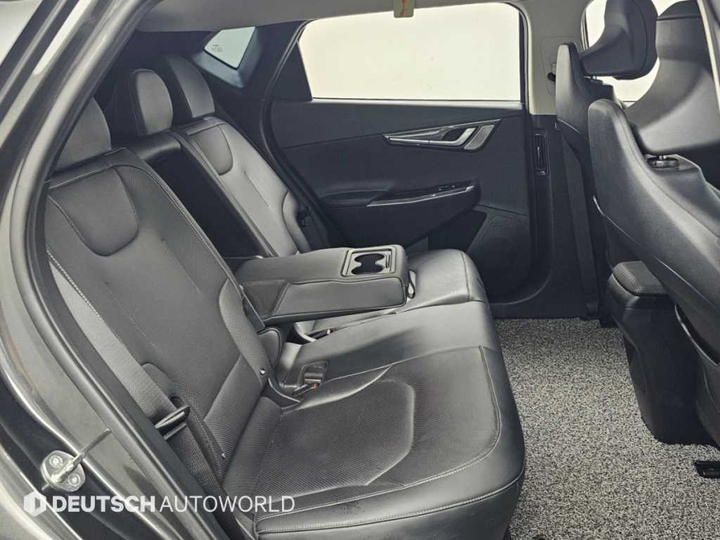 Kia EV6 — photo 12