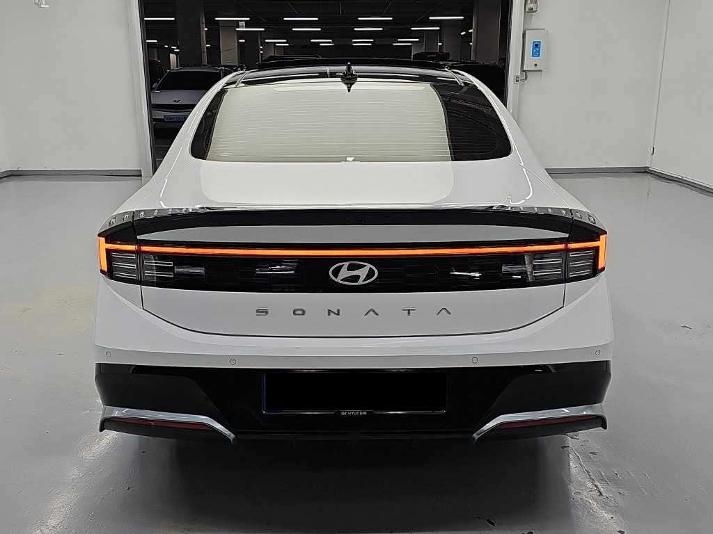Hyundai Sonata — photo 03