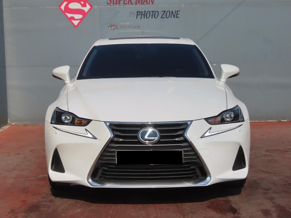 Lexus IS — photo 02