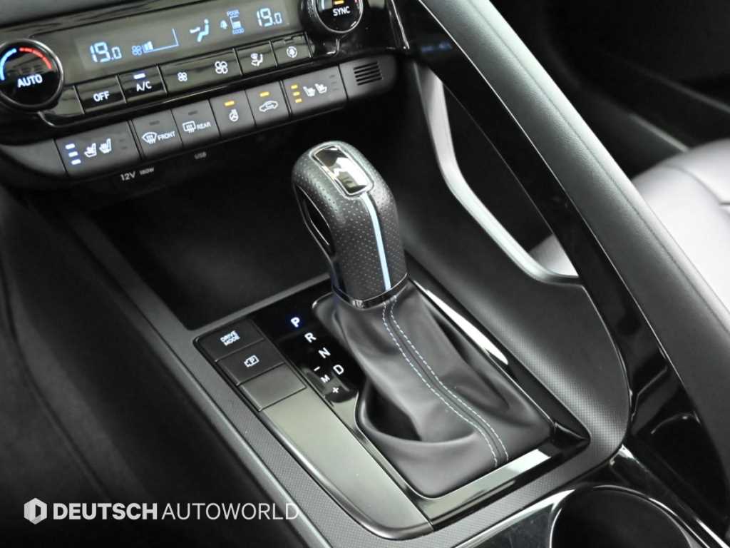Hyundai Avante — photo 09