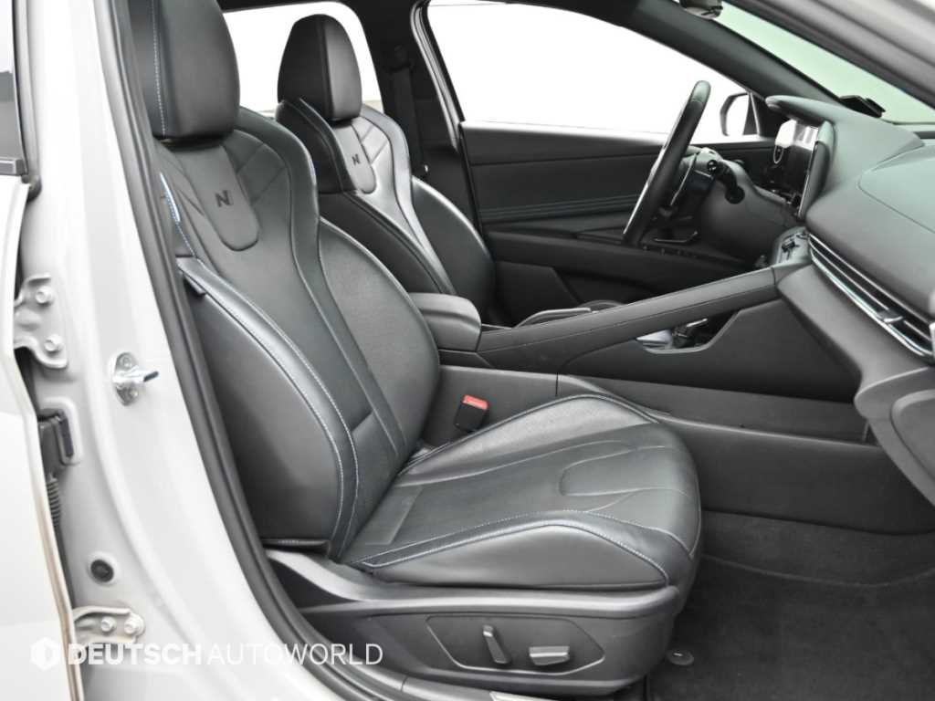 Hyundai Avante — photo 10