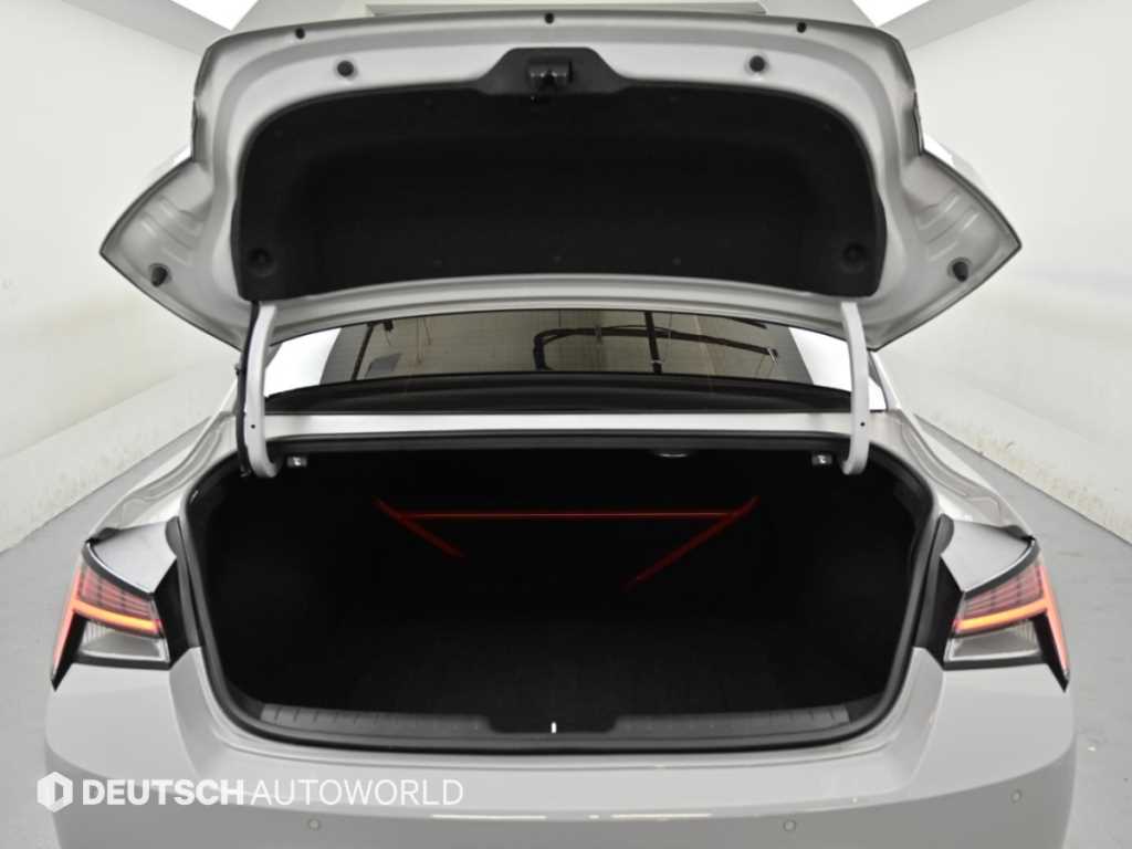 Hyundai Avante — photo 19