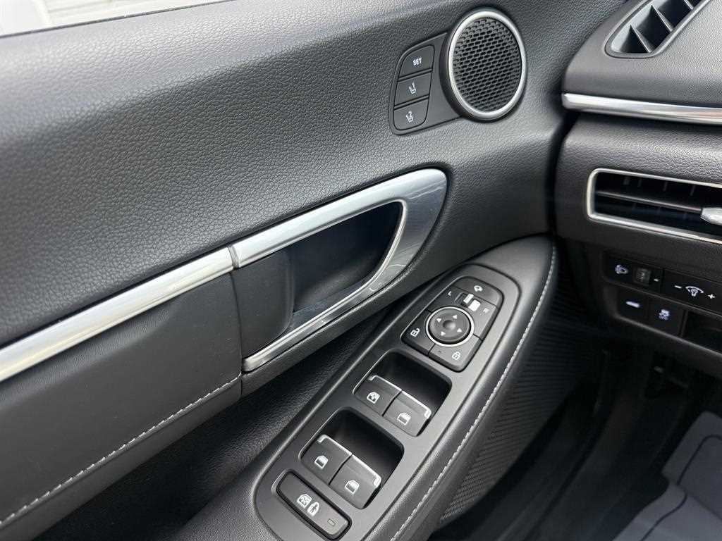 Hyundai Sonata — photo 11