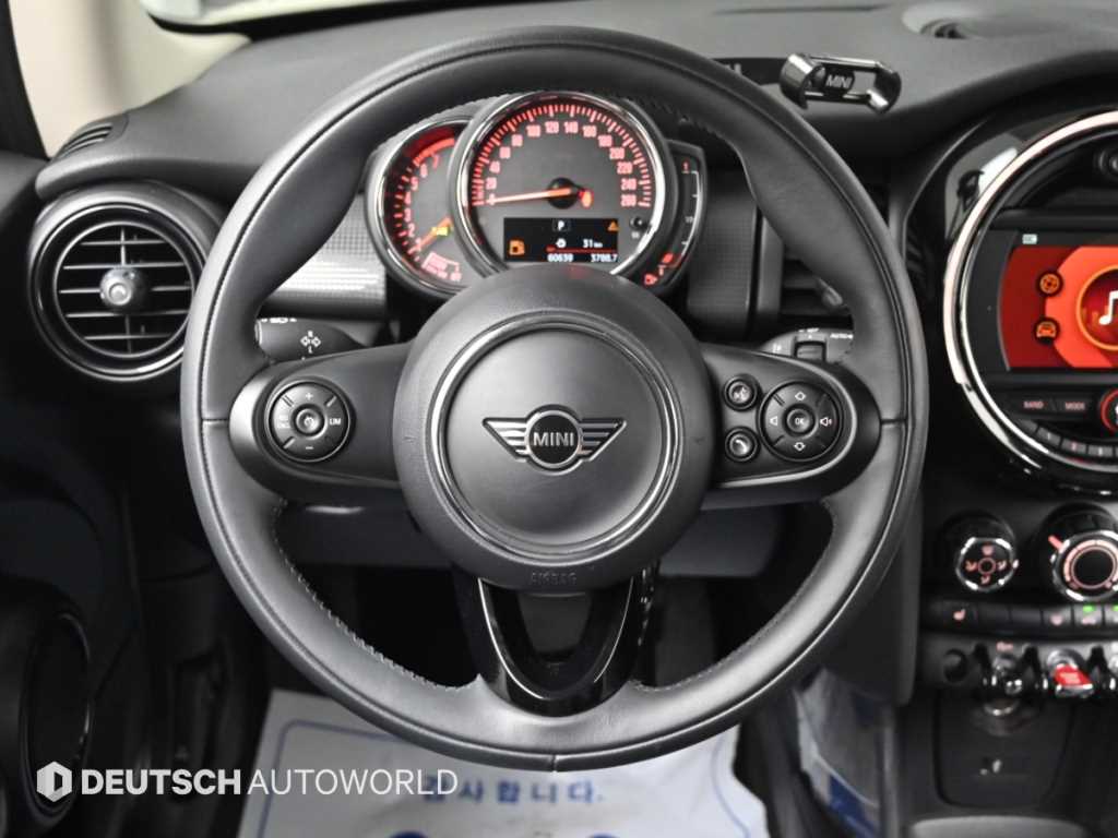 Mini Cooper — photo 13
