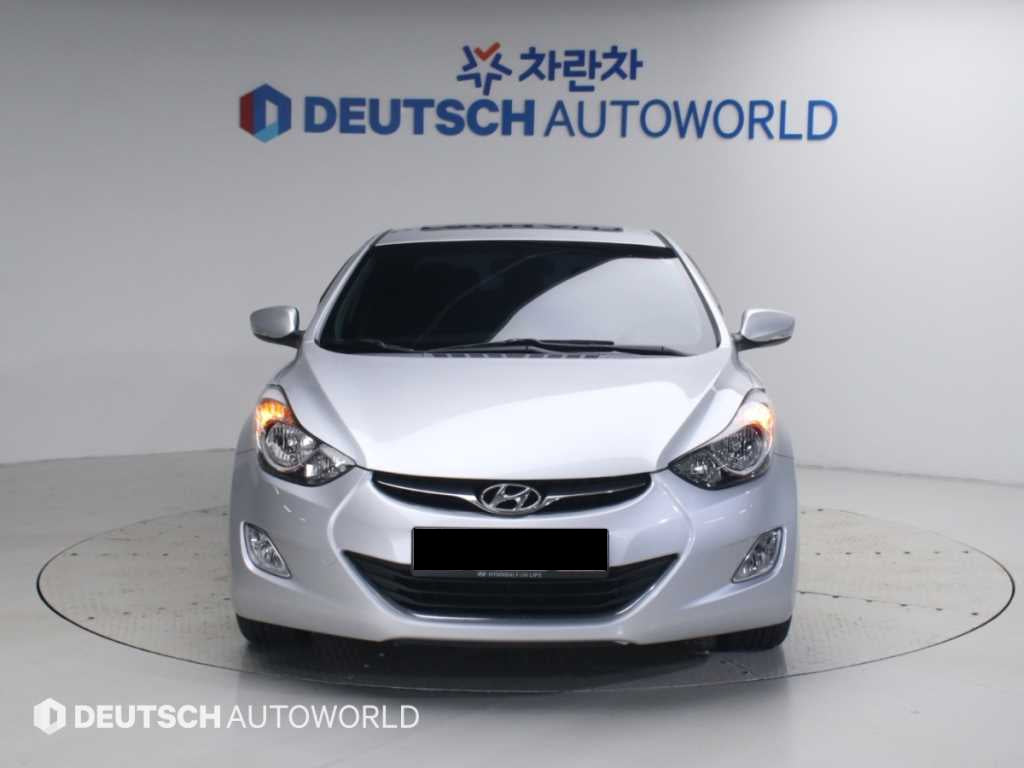 Hyundai Avante — photo 03