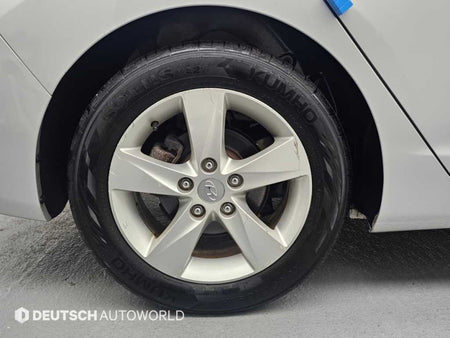 Hyundai Avante — photo 05