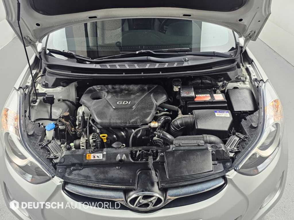 Hyundai Avante — photo 06