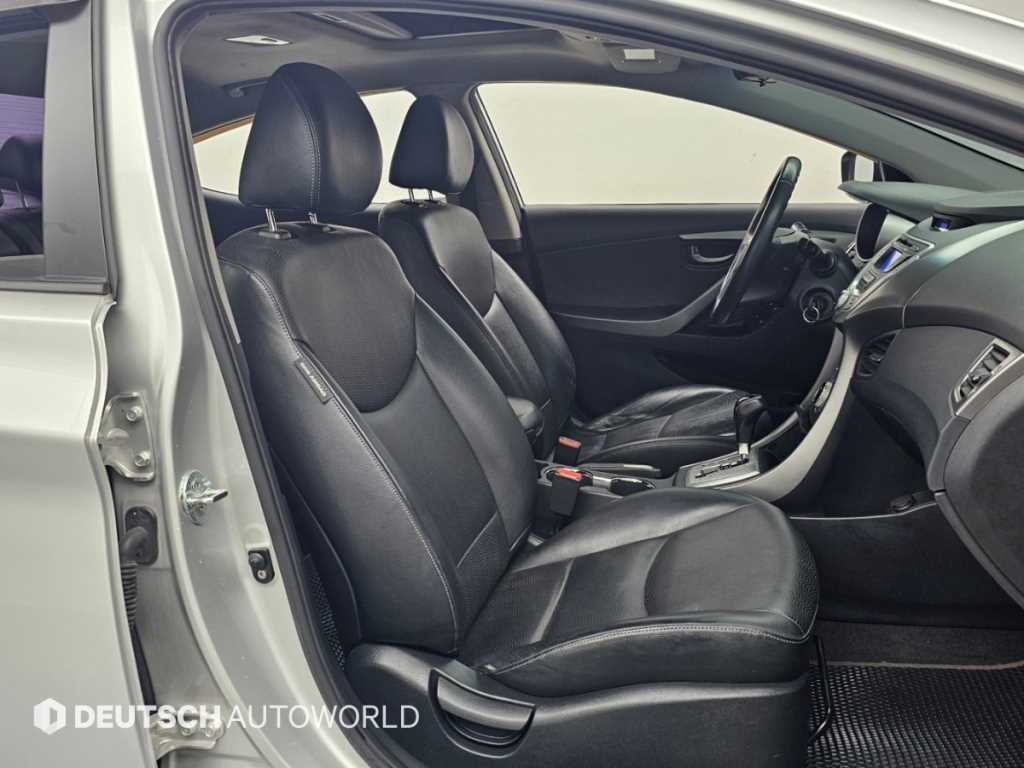 Hyundai Avante — photo 10