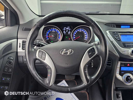Hyundai Avante — photo 13