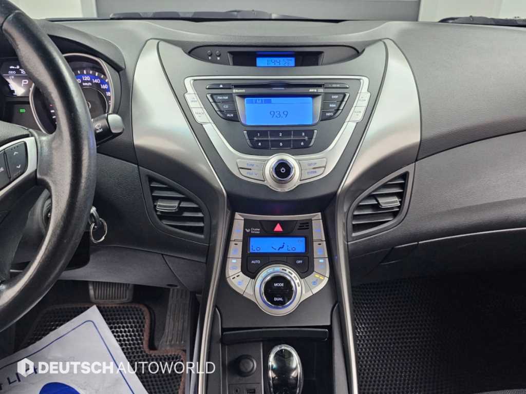 Hyundai Avante — photo 14