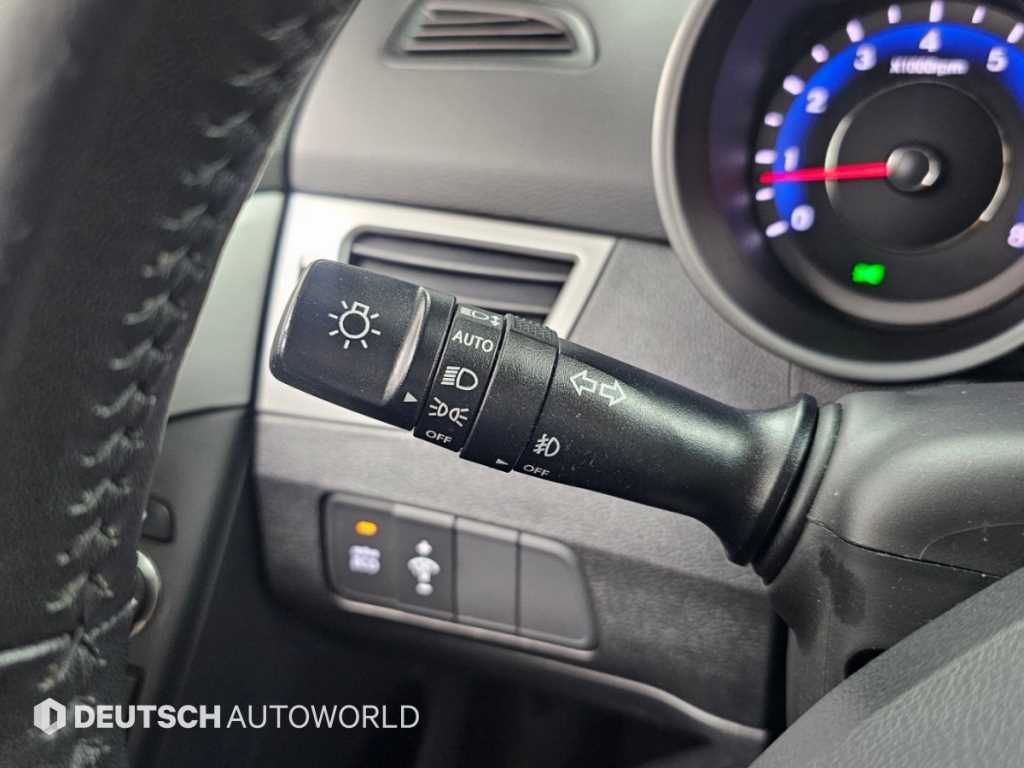 Hyundai Avante — photo 16