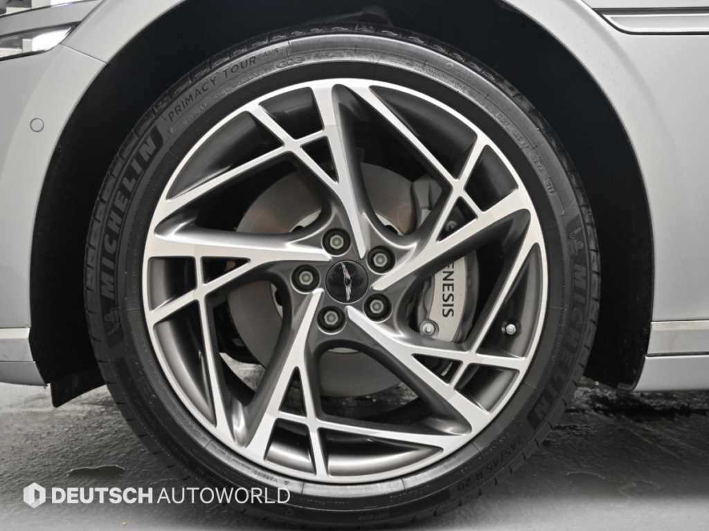 Genesis G90 — photo 05