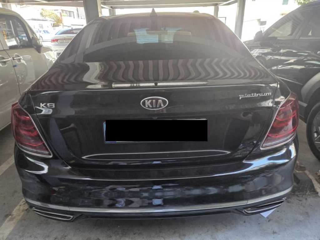 Kia K9 — photo 02