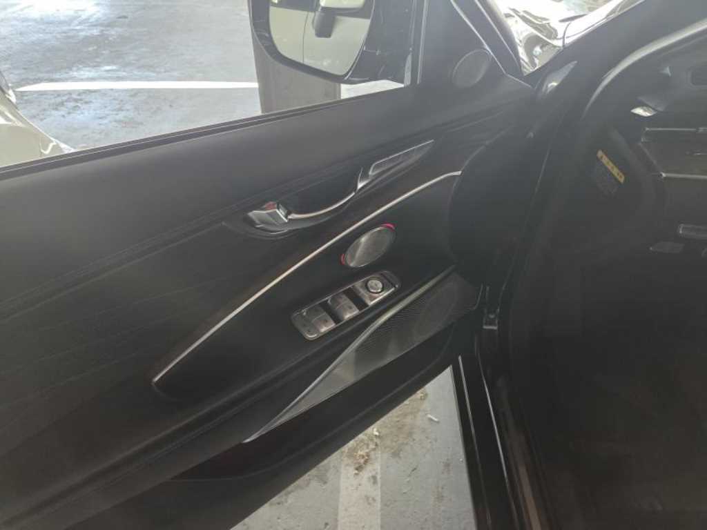 Kia K9 — photo 04