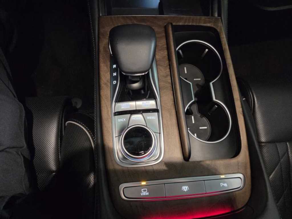 Kia K9 — photo 09