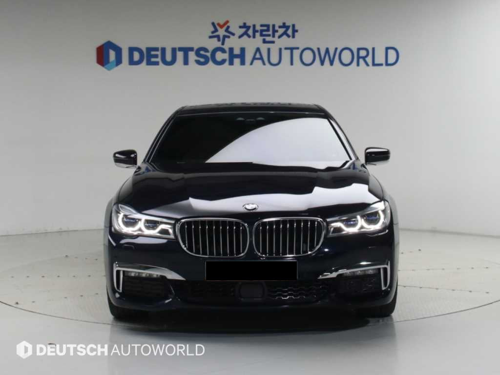 BMW 7-Series — photo 04