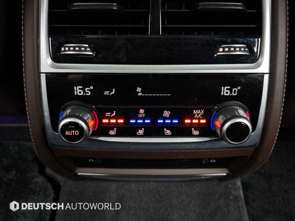BMW 7-Series — photo 17