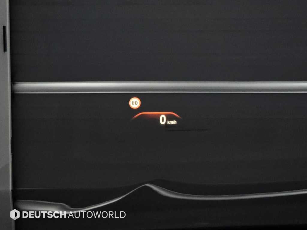 BMW 7-Series — photo 18