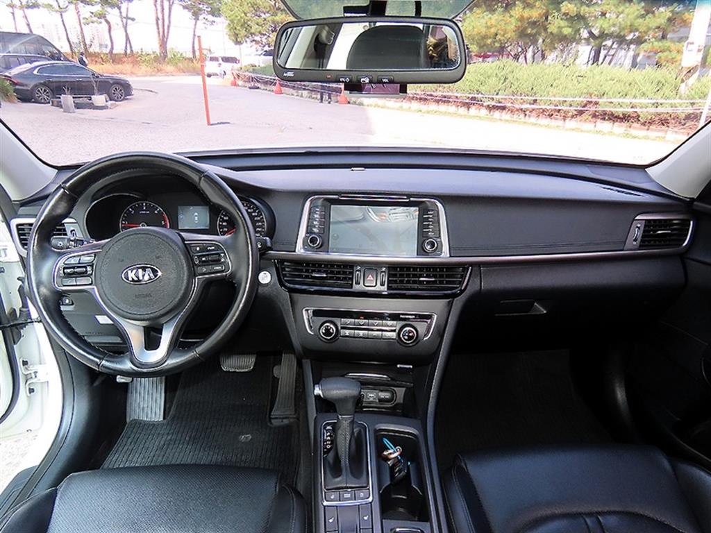 Kia K5 — photo 07