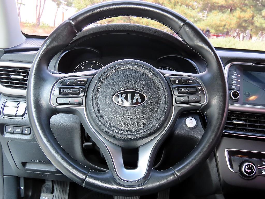 Kia K5 — photo 08