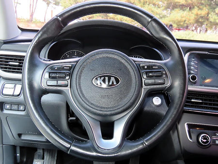 Kia K5 — photo 08
