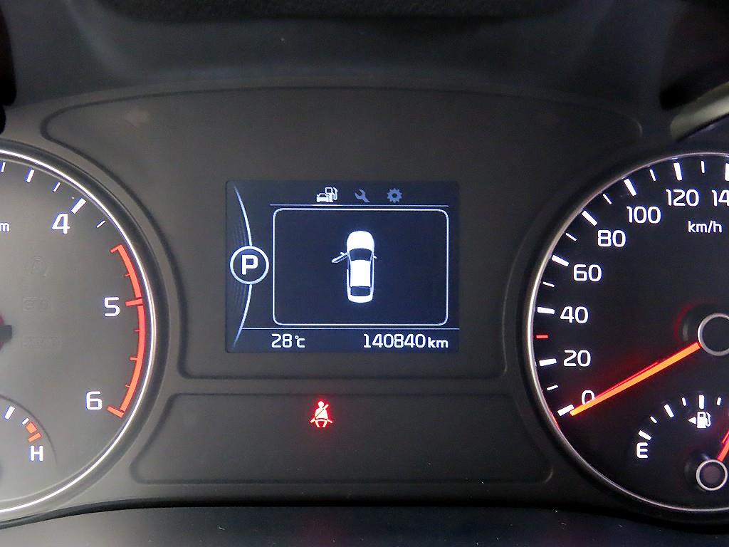 Kia K5 — photo 09
