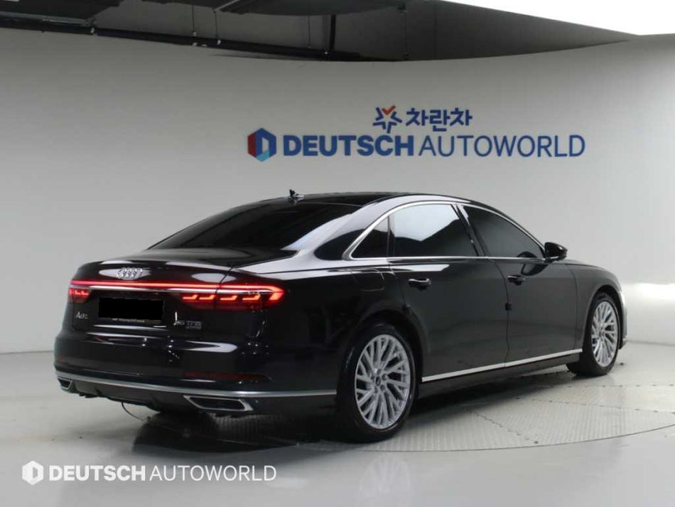 Audi A8 — photo 02