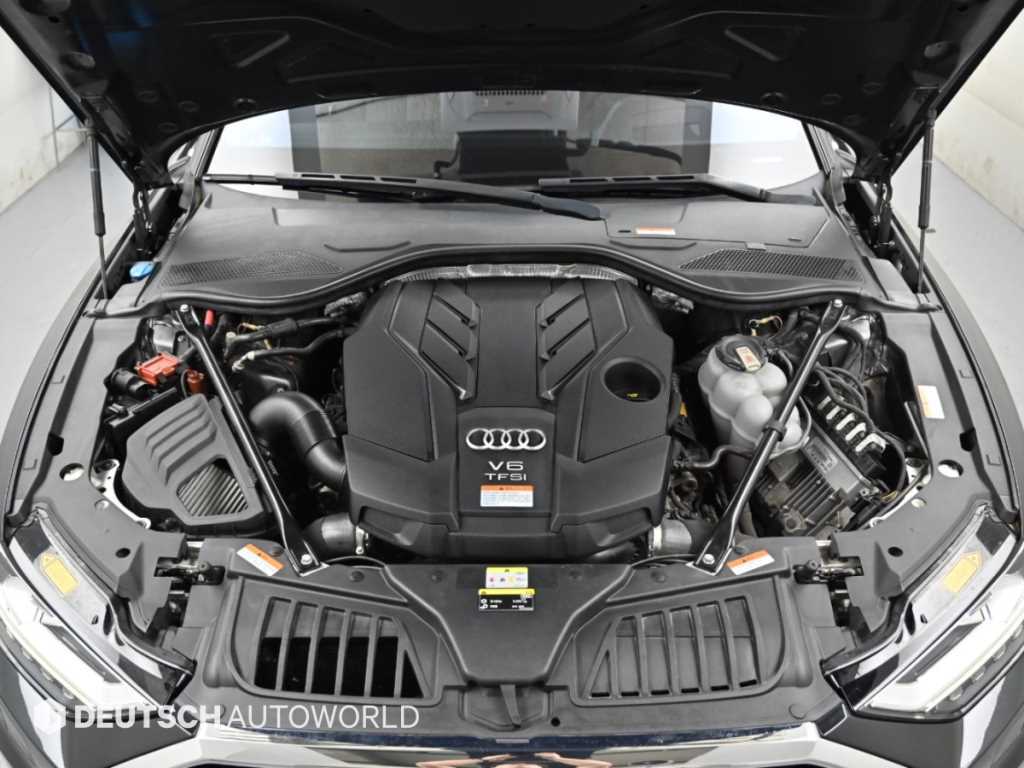 Audi A8 — photo 06