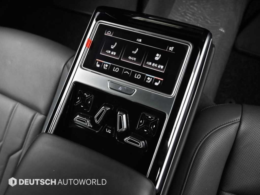 Audi A8 — photo 16